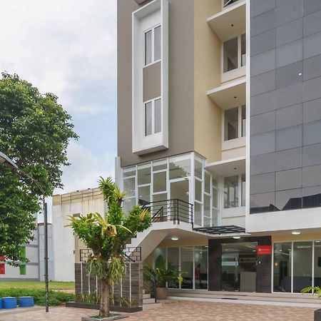 Reddoorz Plus Near Eka Hospital Bsd 5 Dadap Екстер'єр фото