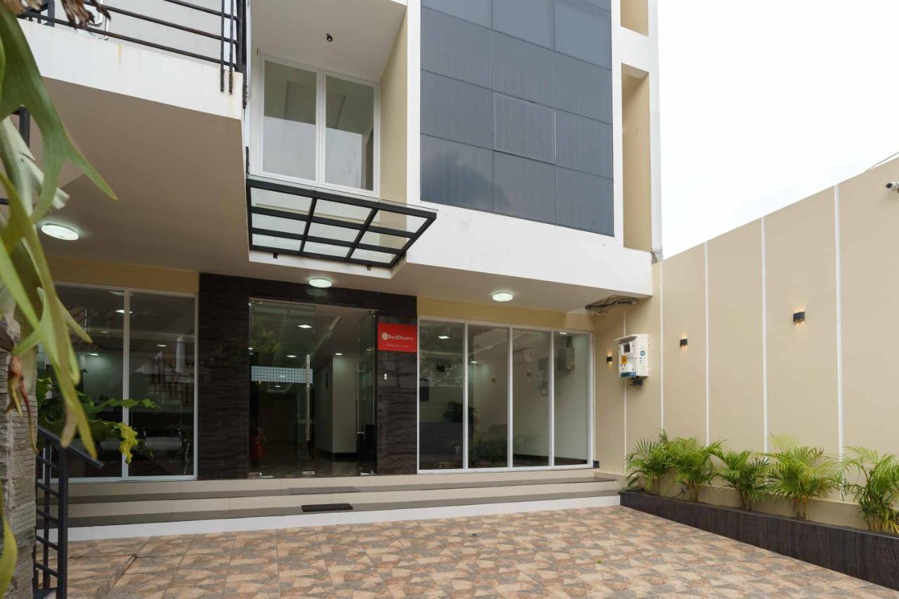 Reddoorz Plus Near Eka Hospital Bsd 5 Dadap Екстер'єр фото