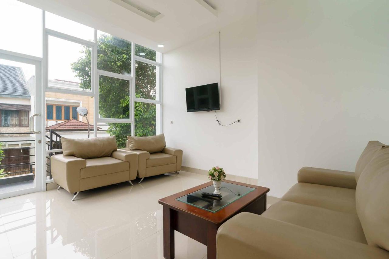 Reddoorz Plus Near Eka Hospital Bsd 5 Dadap Екстер'єр фото