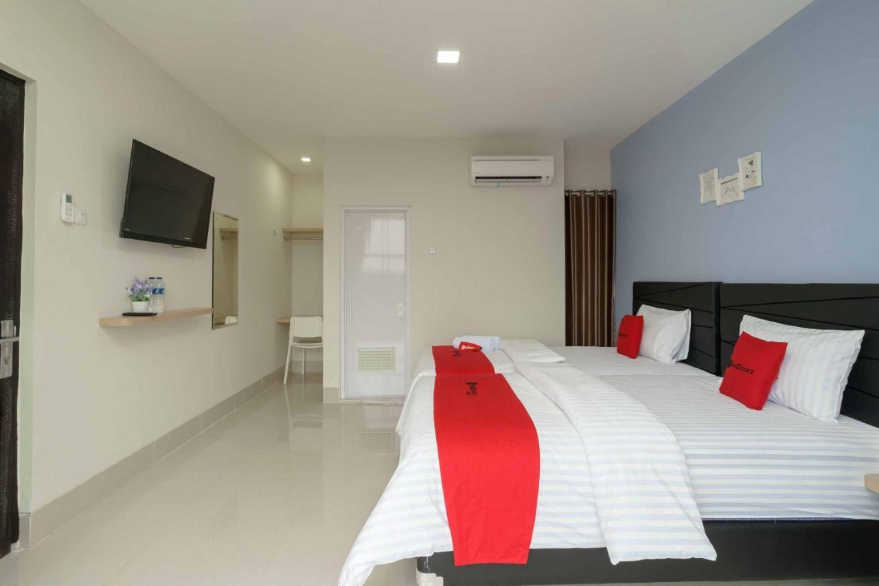 Reddoorz Plus Near Eka Hospital Bsd 5 Dadap Екстер'єр фото