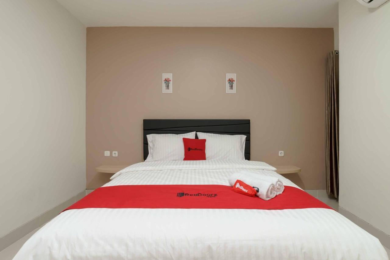 Reddoorz Plus Near Eka Hospital Bsd 5 Dadap Екстер'єр фото
