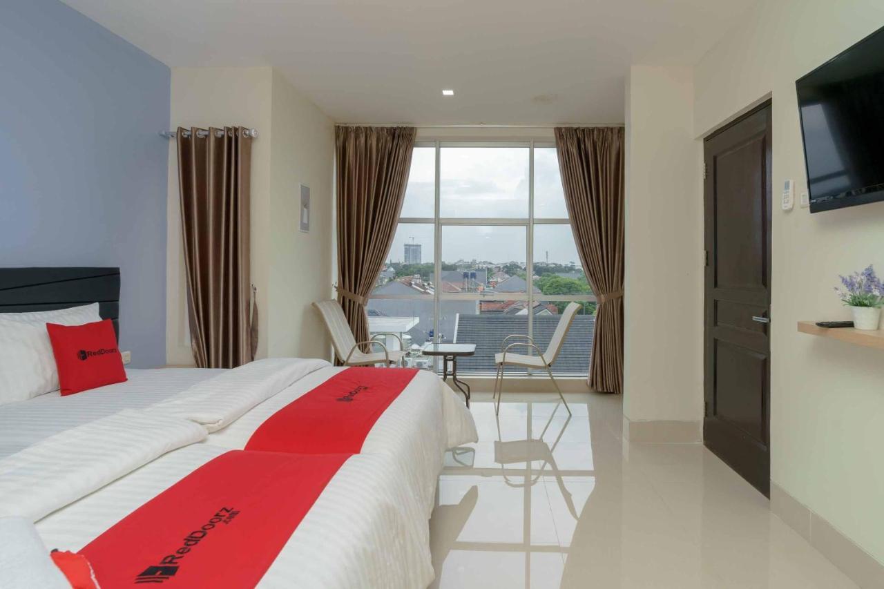 Reddoorz Plus Near Eka Hospital Bsd 5 Dadap Екстер'єр фото